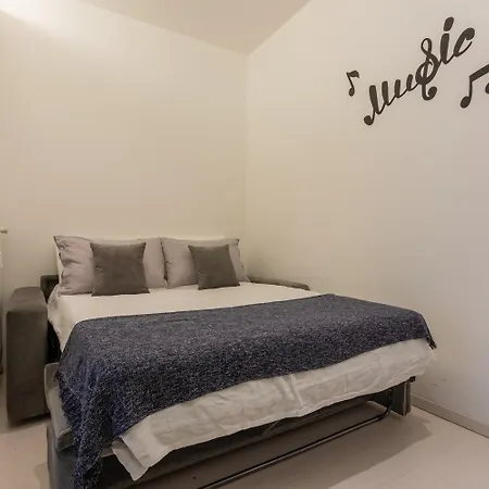 Apartment L'angolo Di Piazza Castello By Wonderful Italy *