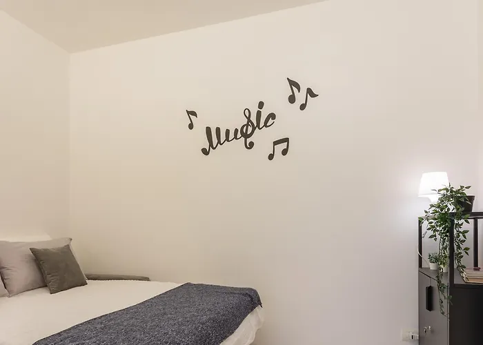 L'angolo Di Piazza Castello By Wonderful Italy Turin