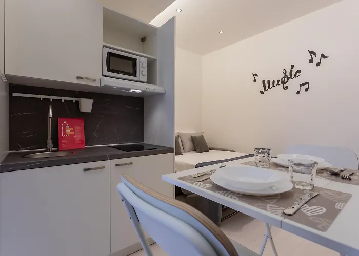 Apartment L'angolo Di Piazza Castello By Wonderful Italy *